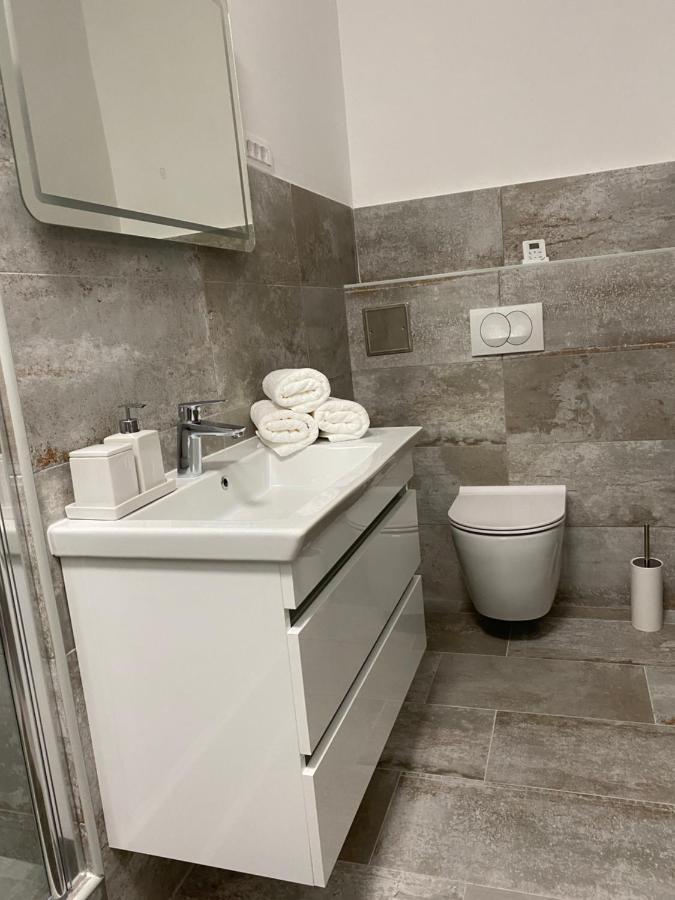 Apartamento Charlene Karlobag Exterior foto