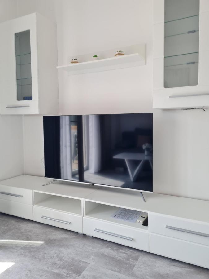 Apartamento Charlene Karlobag Exterior foto