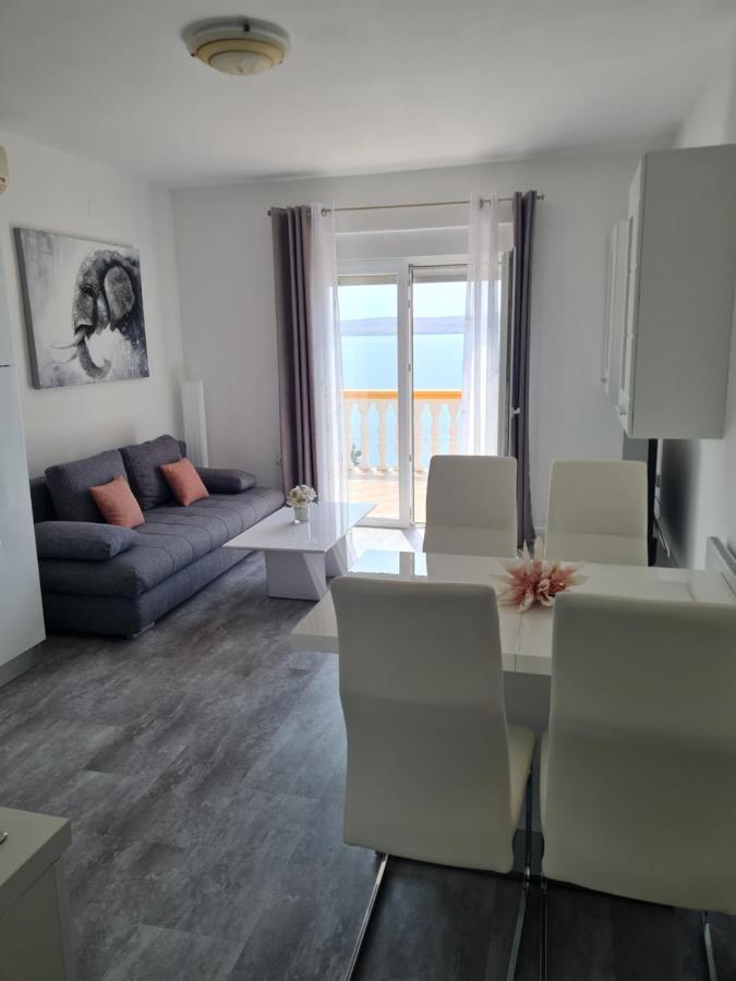Apartamento Charlene Karlobag Exterior foto