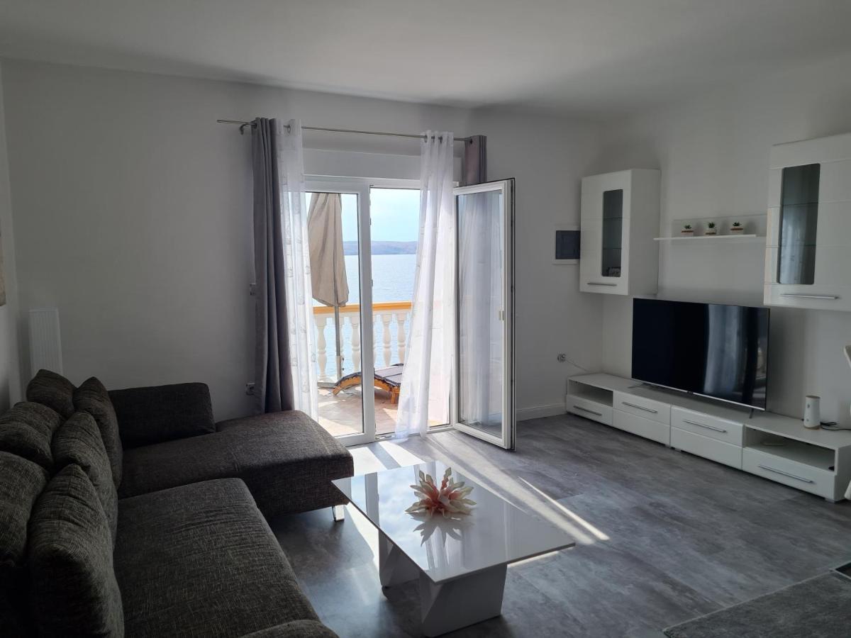Apartamento Charlene Karlobag Exterior foto